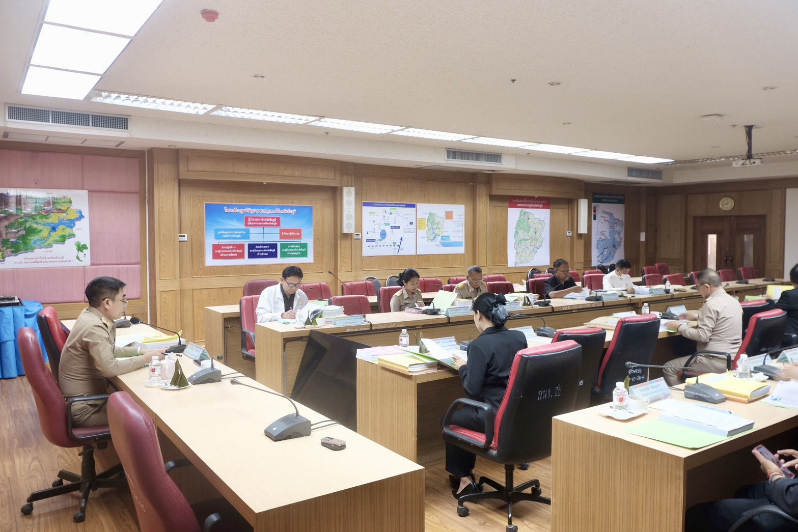 การประชุมคณะกรรมการข้าราชการองค์การบริหารส่วนจังหวัด จังหวัดชัยภูมิครั้งที่ 10/2568 (8)