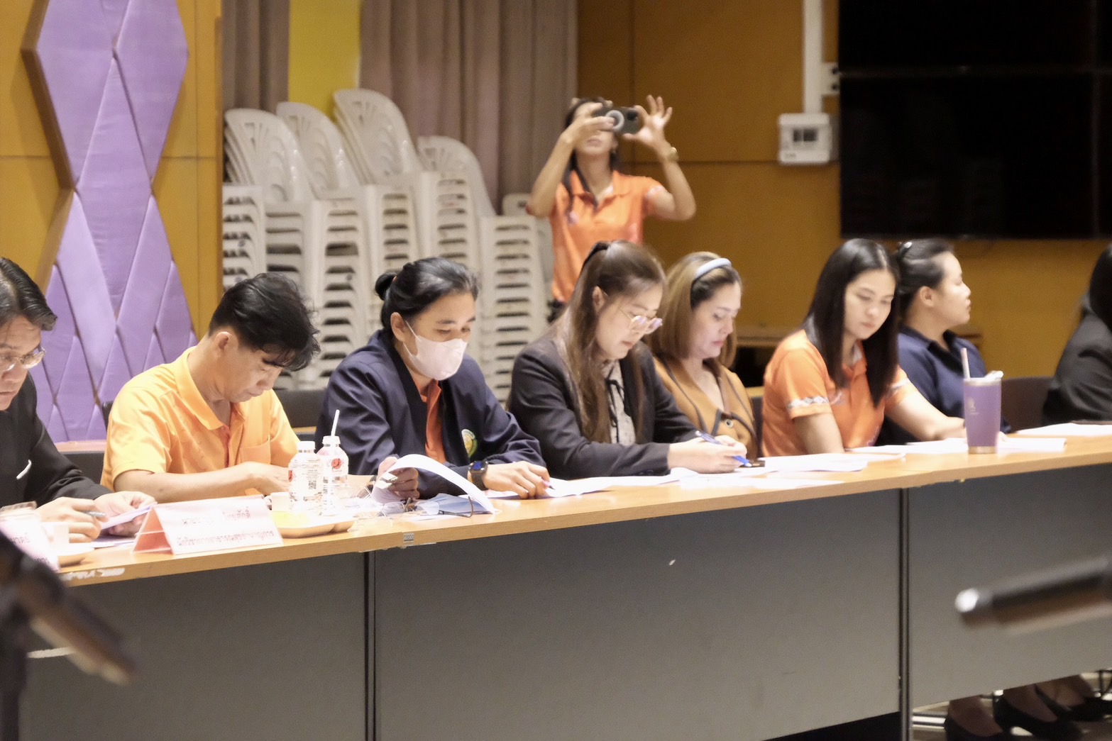 การประชุม คณะกรรมการดำเนินการสอบคัดเลือก ข้าราชการองค์การบริหารส่วนจังหวัด 
        ให้ดำรงตำแหน่งในต่างสายงานจากประเภททั่วไปเป็นประเภทวิชาการ ในสังกัดองค์การบริหารส่วนจังหวัดชัยภูมิ (3)